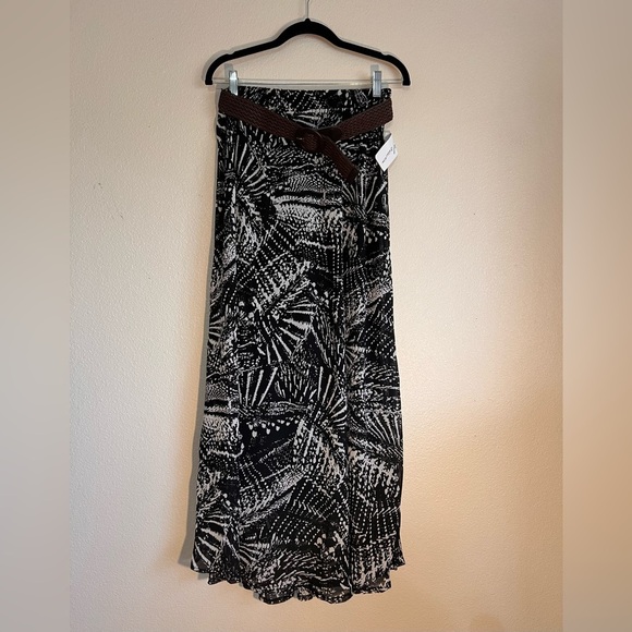NY Collection Dresses & Skirts - NY Collection Black & White Abstract Print Maxi Skirt with Belt - Size L NWT